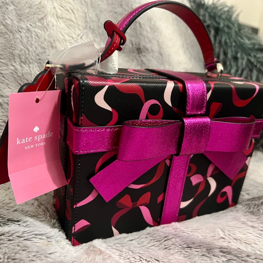 Kate spade Wrapping party Gift Box crossbody in black multi